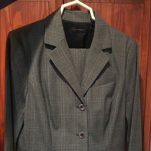 Women’s Two Piece Pant Suit